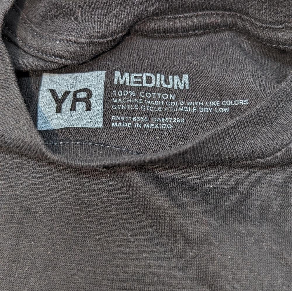 Young and Reckless tshirt NWT sz.M - Picture 2 of 3